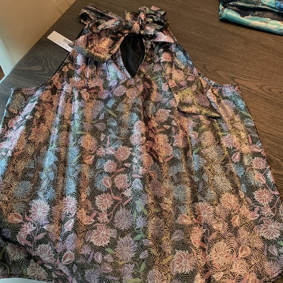 NWT Tie Neck Shimmering Floral Jacquard. - Picture 9 of 9